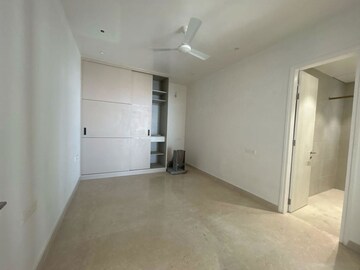 Room in 3 BHK Apartment at Indiabulls Sky Forest, Lower Parel – for Rent