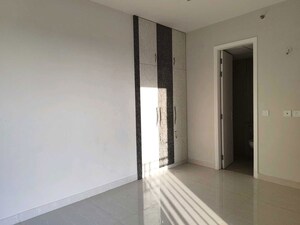 Room in 2 BHK Apartment at Eldeco Live By The Greens, Sector 150 – for Rent
