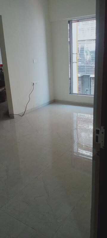 Room in 1 BHK Apartment at Bindra Complex, Andheri East – for Rent