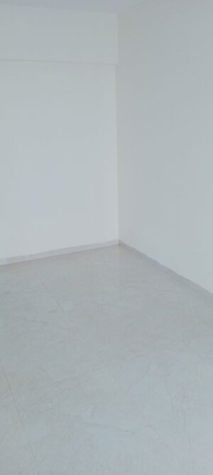 Room in 1 BHK Apartment at Bindra Complex, Andheri East – for Rent