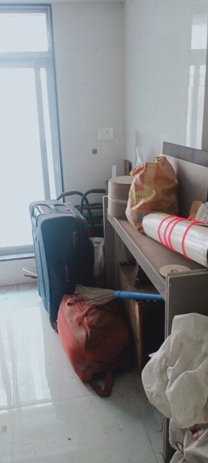 Master Bedroom in 1 BHK Apartment at Bindra Complex, Andheri East – for Rent