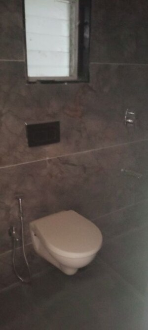 Furnished Amenities in 1 BHK Apartment at Bindra Complex, Andheri East – for Rent