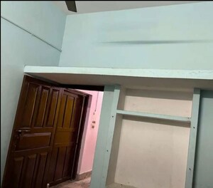 Furnished Amenities in 1 BHK Apartment at Husainganj – for Rent