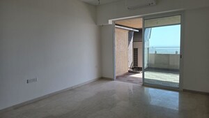 Room in 3 BHK Apartment at Lokhandwala Minerva Mahalaxmi, Mahalaxmi – for Rent