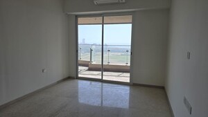 Room in 3 BHK Apartment at Lokhandwala Minerva Mahalaxmi, Mahalaxmi – for Rent