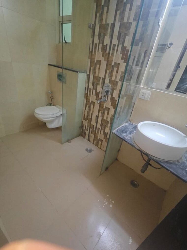 Bathroom, gaur-saundaryam 3.5 Bedroom 1990 Sq.Ft. Apartment In Tech Zone 4 Greater Noida Greater Noida 10110155