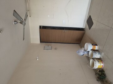 Furnished Amenities in 2 BHK Apartment at Saya Gold Avenue, Vaibhav Khand – for Rent