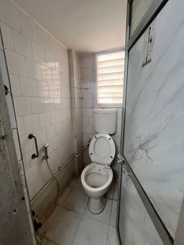 Attached Bathroom in 1 BHK Apartment at Seven Bunglow – for Rent