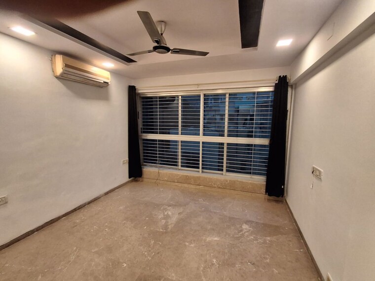 Room, khar west 4 Bedroom 2600 Sq.Ft. Apartment In Khar West Mumbai 10110166