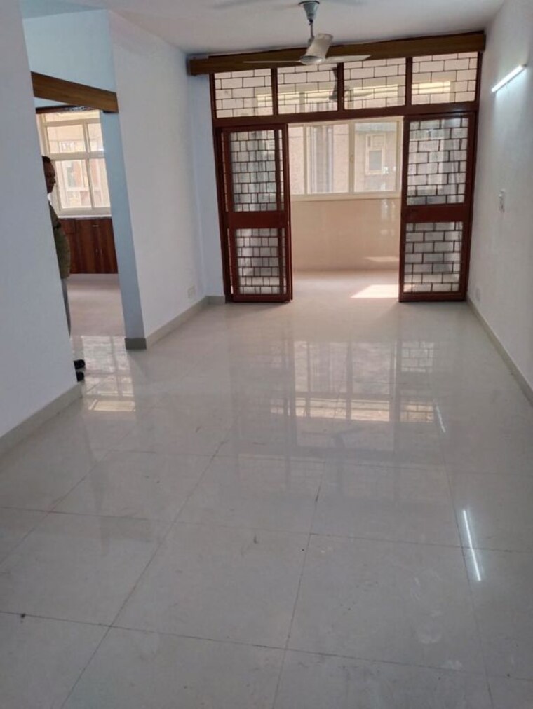 Room, ip extension 2 Bedroom 950 Sq.Ft. Apartment In Ip Extension Delhi 10110222