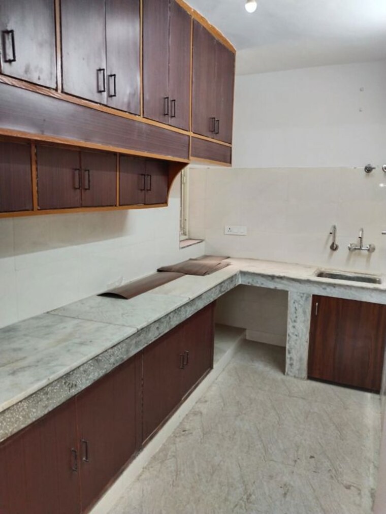 Kitchen, ip extension 2 Bedroom 950 Sq.Ft. Apartment In Ip Extension Delhi 10110222