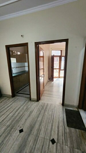 2 BHK Builder Floor For Rent in Tilak Nagar