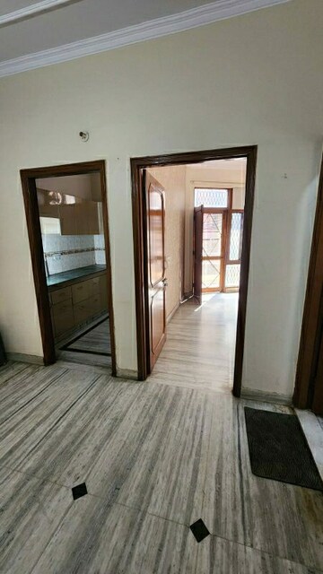 2 BHK Builder Floor For Rent in Tilak Nagar
