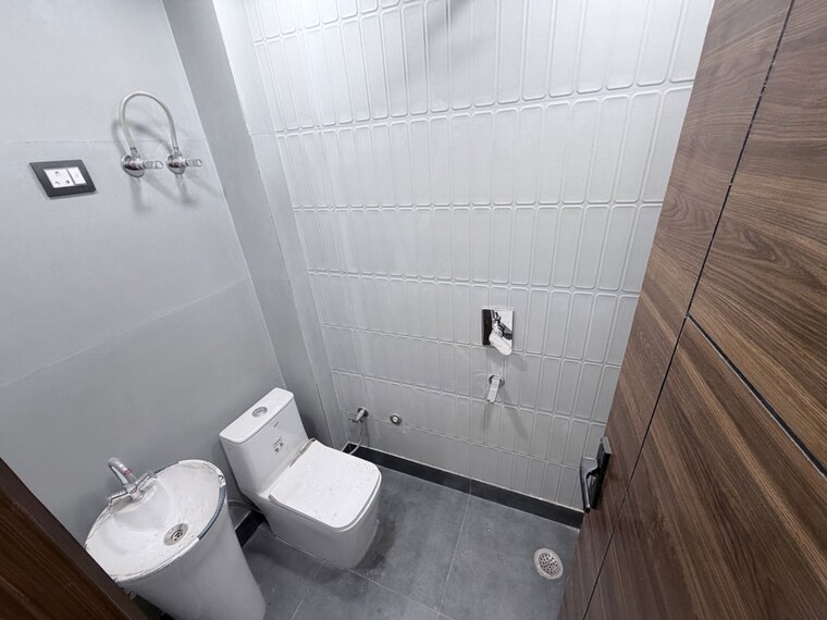 Bathroom, dwarka mor 2 Bedroom 540 Sq.Ft. Builder Floor In Dwarka Mor Delhi 10110229