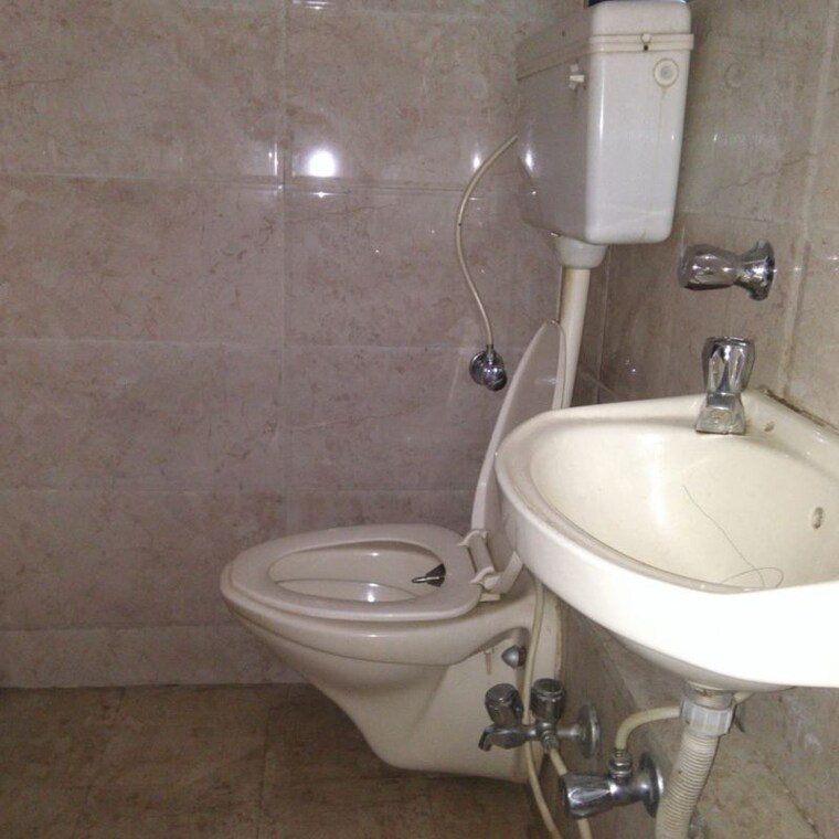 Bathroom, abhay-sheetal-complex 1 Bedroom 725 Sq.Ft. Apartment In Hatkesh Udhog Nagar Thane 10110258