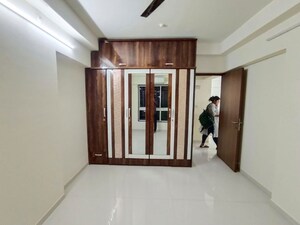 Room in 2 BHK Apartment at Godrej Prime, Chembur – for Rent