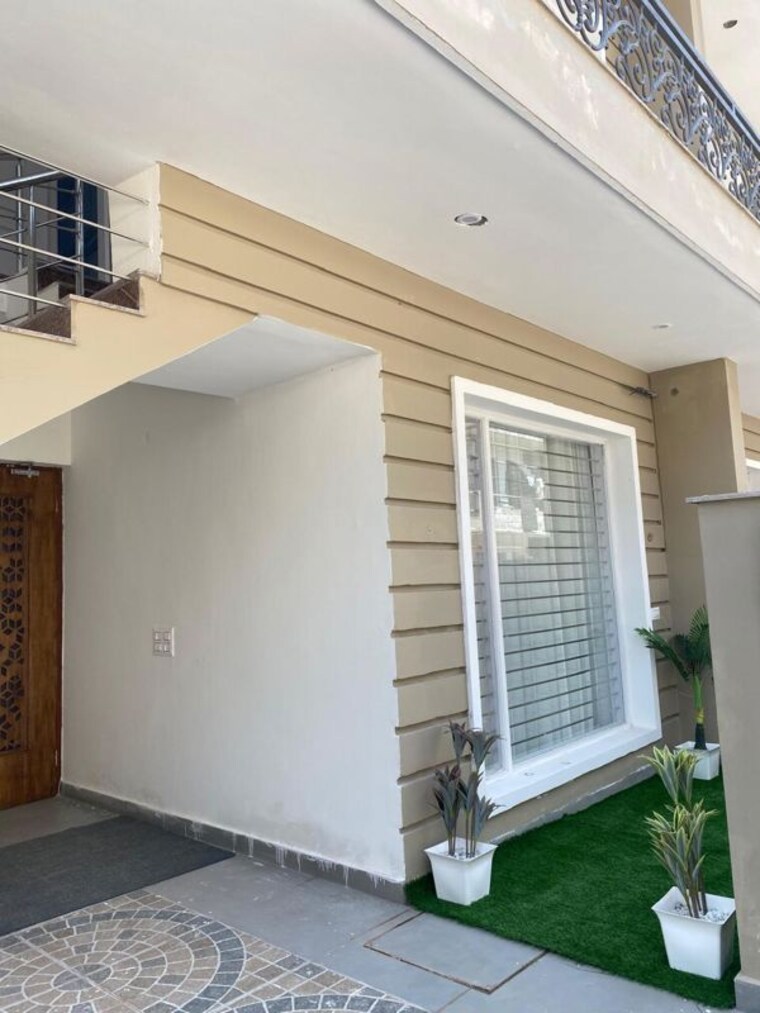 Room, kharar mohali road 3 Bedroom 120 Sq.Yd. Villa In Kharar Mohali Road Kharar 10104274