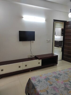 Room in 3 BHK Builder Floor at Sector 57 – for Rent