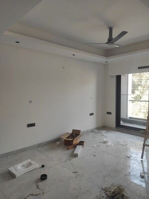 Room in 3 BHK Apartment at Unitech The Residences Gurgaon, Sector 33 – for Rent