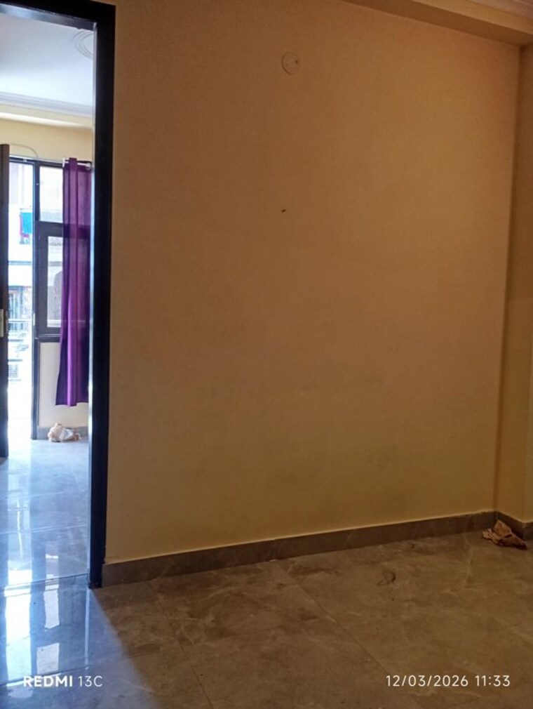 Room, savitri nagar 1.5 Bedroom 250 Sq.Ft. Builder Floor In Savitri Nagar Delhi 10110302
