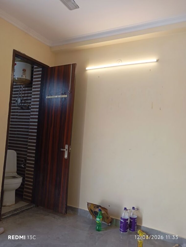 Room, savitri nagar 1.5 Bedroom 250 Sq.Ft. Builder Floor In Savitri Nagar Delhi 10110302