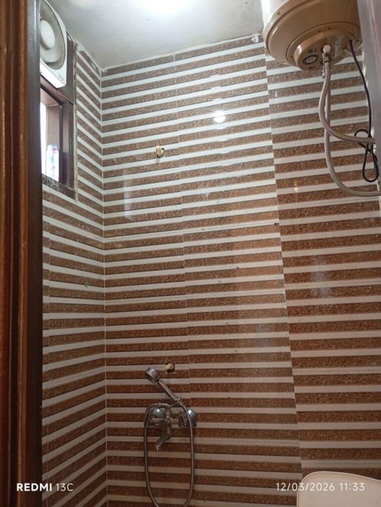 Bathroom, savitri nagar 1.5 Bedroom 250 Sq.Ft. Builder Floor In Savitri Nagar Delhi 10110302