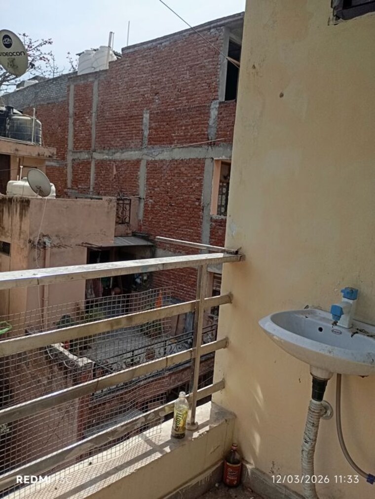 Balcony, savitri nagar 1.5 Bedroom 250 Sq.Ft. Builder Floor In Savitri Nagar Delhi 10110302