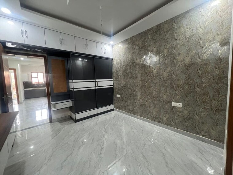 Room, high ground 3 Bedroom 1350 Sq.Ft. Apartment In High Ground Zirakpur 10110304