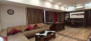 2 BHK Apartment For Sale in Khar West