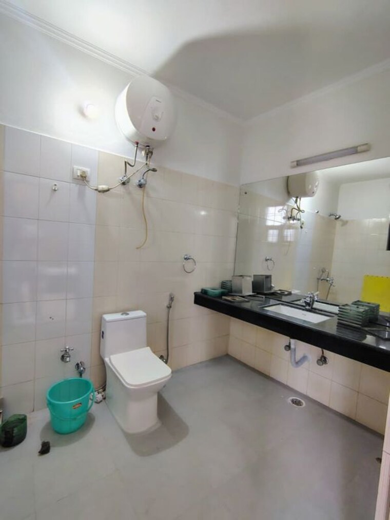 Bathroom, palam vihar 2 Bedroom 1200 Sq.Ft. Independent House In Palam Vihar Gurgaon 10110321
