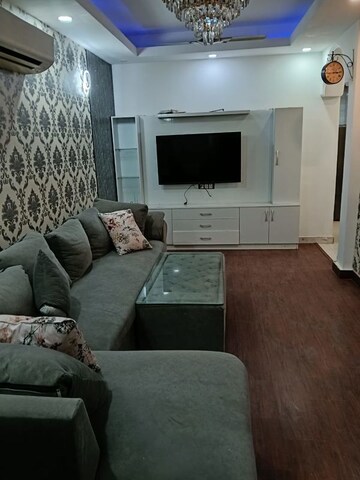 2 BHK Apartment For Rent in Paryavaran Complex