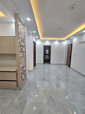 Room in 3 BHK Apartment at Chattarpur – for Rent