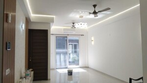 Room in 3 BHK Builder Floor at Smart World Orchard, Sector 61 – for Rent