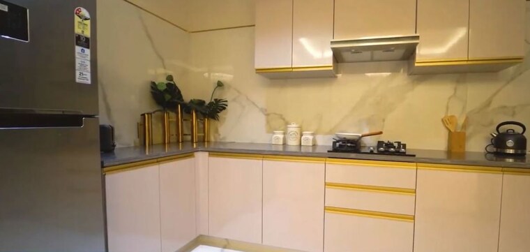 Kitchen, smart-world-orchard 3 Bedroom 1630 Sq.Ft. Builder Floor In Sector 61 Gurgaon 10110334