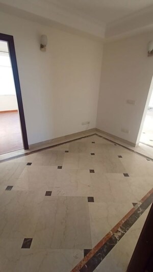 Bathroom in 3.5 BHK Apartment at Central Park II-The Room, Sector 48 – for Rent