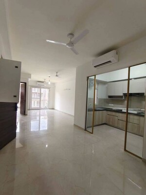 Room in 2 BHK Apartment at Smart World Orchard, Sector 61 – for Rent