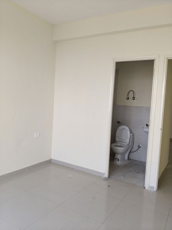 2 BHK Apartment For Rent in Pyramid Midtown