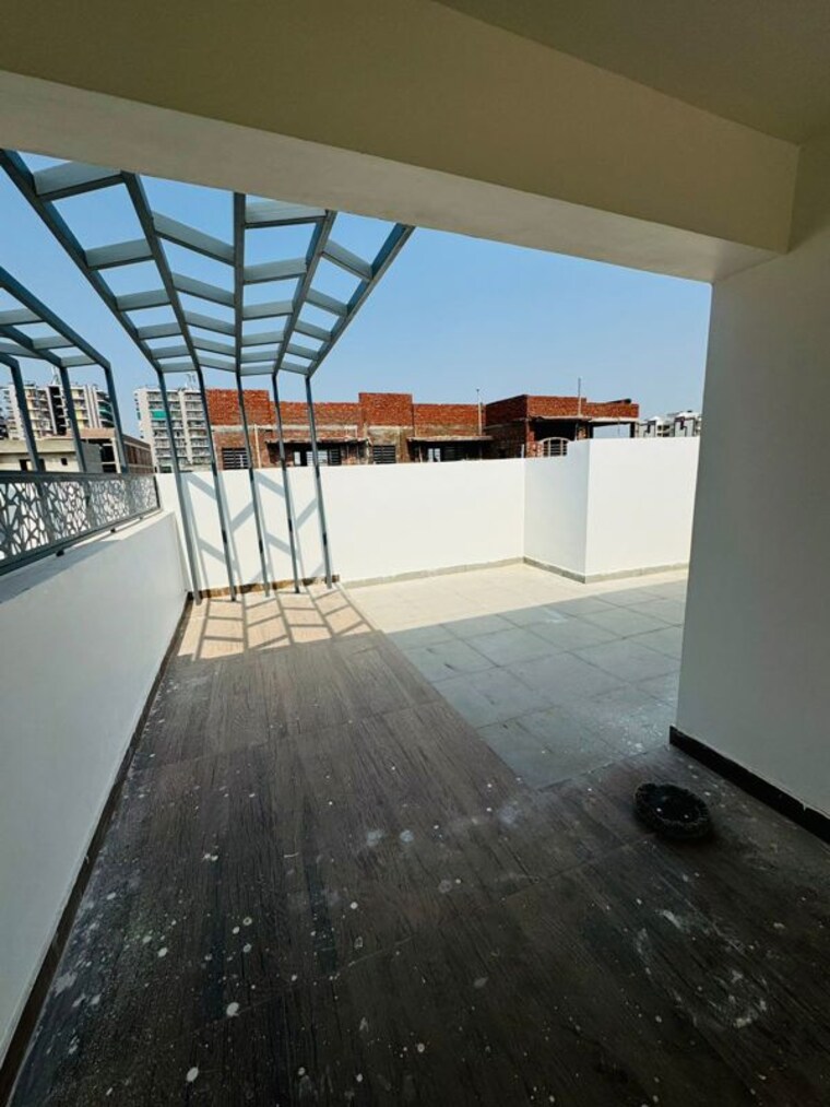 Balcony, high ground 3 Bedroom 112 Sq.Yd. Villa In High Ground Zirakpur 10110378