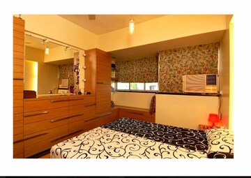 Bedroom in 2 BHK Apartment at Bandra West – for Rent