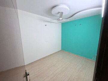 Room in 3 BHK Builder Floor at Nawada – for Rent