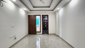 Room in 4 BHK Builder Floor at Parklands, Sector 85 – for Sale