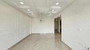 Room in 4 BHK Builder Floor at Parklands, Sector 85 – for Sale