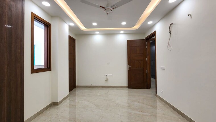 Room, parklands 4 Bedroom 500 Sq.Yd. Builder Floor In Sector 85 Faridabad 10110409