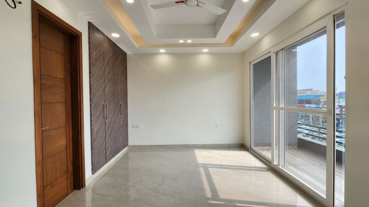 4 BHK + Pooja Room,Servant Room Builder Floor For Sale in Parklands