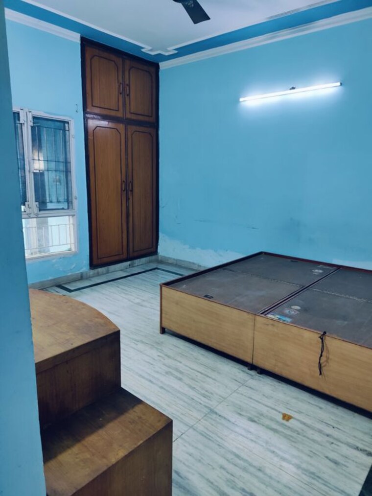 Room, shatabdi-vihar 2 Bedroom 950 Sq.Ft. Apartment In Sector 52 Noida 10110430