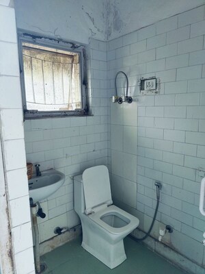 Master Bedroom in 2 BHK Apartment at Shatabdi Vihar, Sector 52 – for Rent