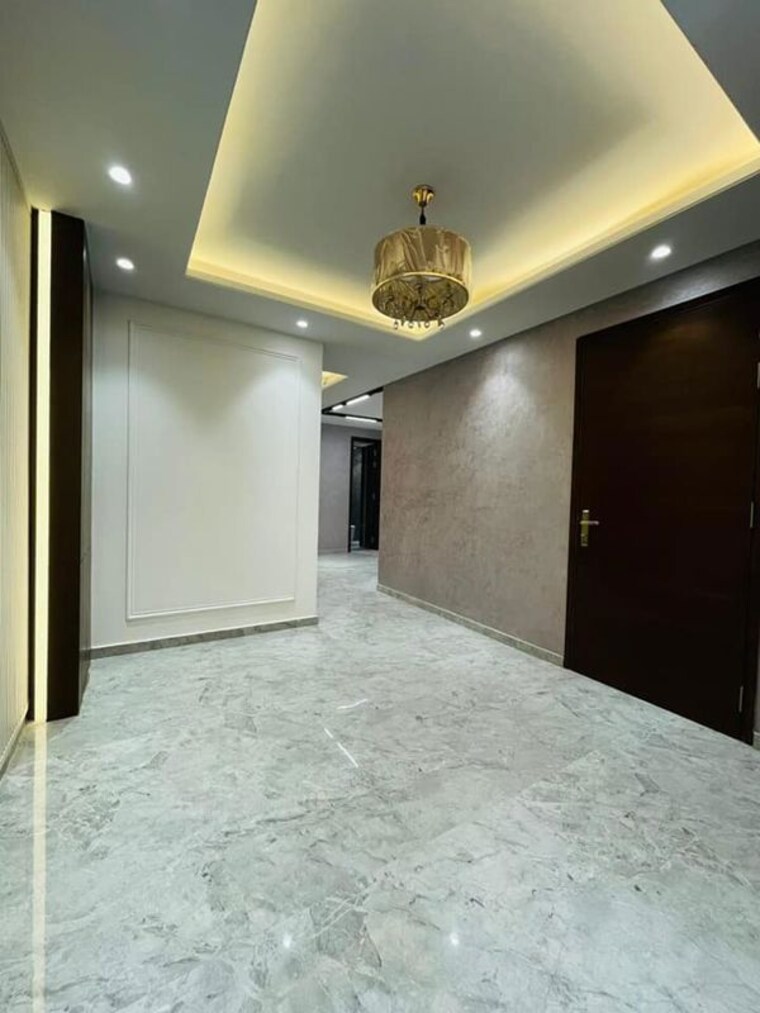 Room, parklands 4 Bedroom 500 Sq.Yd. Builder Floor In Sector 85 Faridabad 10110443