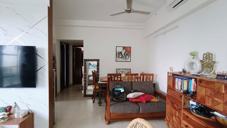 Living Room, microtek-greenburg 2 Bedroom 1480 Sq.Ft. Apartment In Sector 86 Gurgaon 10110456