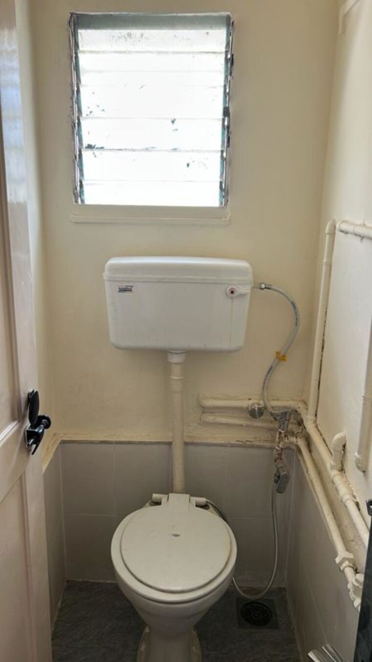 Bathroom, sankalpit-chs 1 Bedroom 700 Sq.Ft. Apartment In Goregaon East Mumbai 10110464