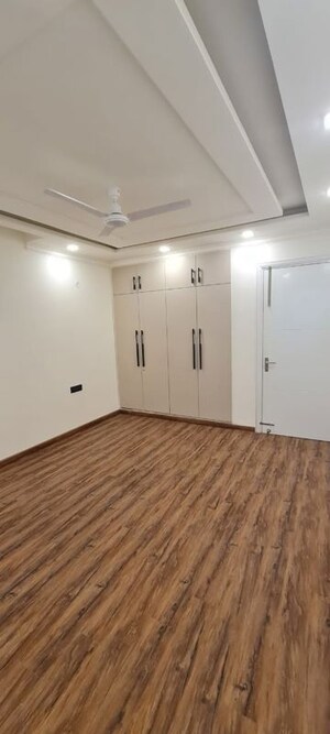 Room in 4 BHK Builder Floor at Parklands, Sector 85 – for Sale